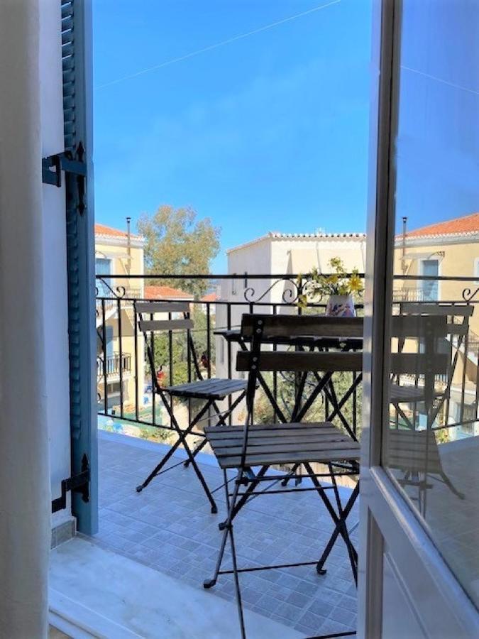 Summer House In Spetses Exterior foto
